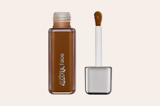 About-Face The Performer Skin-Focused Foundation